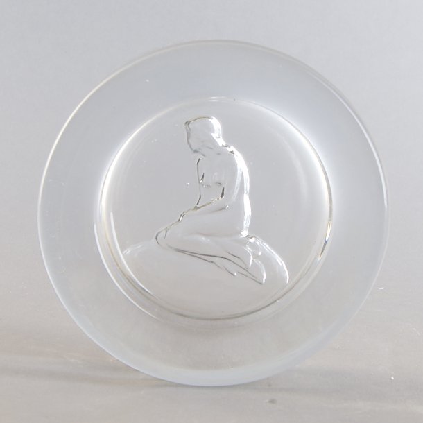 Askeskl i hvidt glas med Den lille Havfrue. 10 cm. Holmegaard Glasvrk.