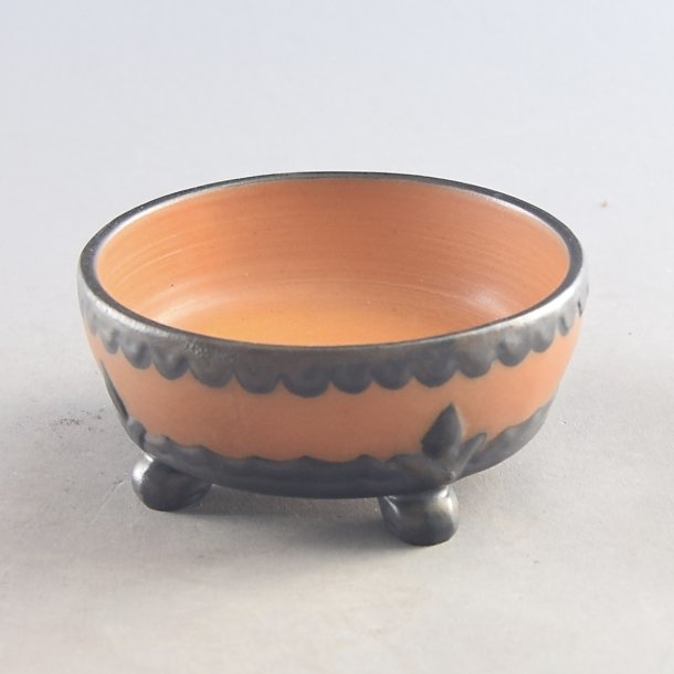 Lille skl p fder. nr. 248. 9 cm. Ipsen Keramik.
