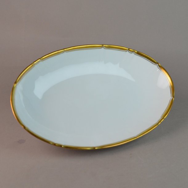 Asiet, oval. nr. 39. 22,5 cm. Offenbach med guld.