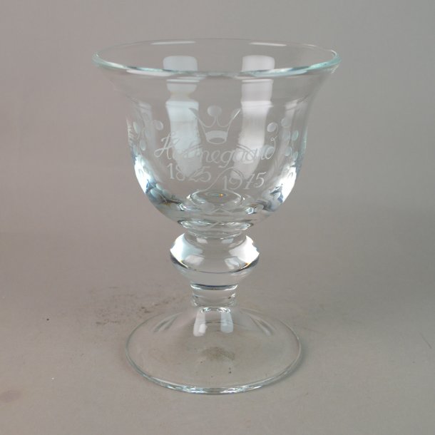 Jubilums pokal. 1825-1975. 19,5 cm. Holmegaard Glasvrk.