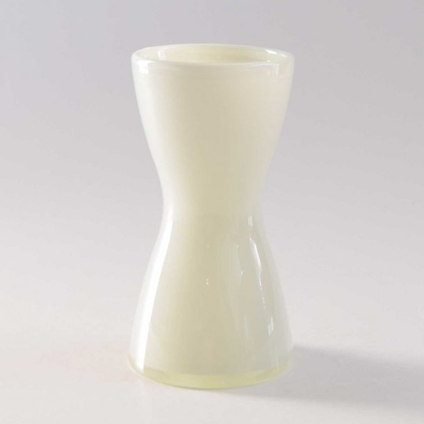 Quadro vase/lysestage, vendbar. Elfenben. 11,5 cm. Holmegaard.
